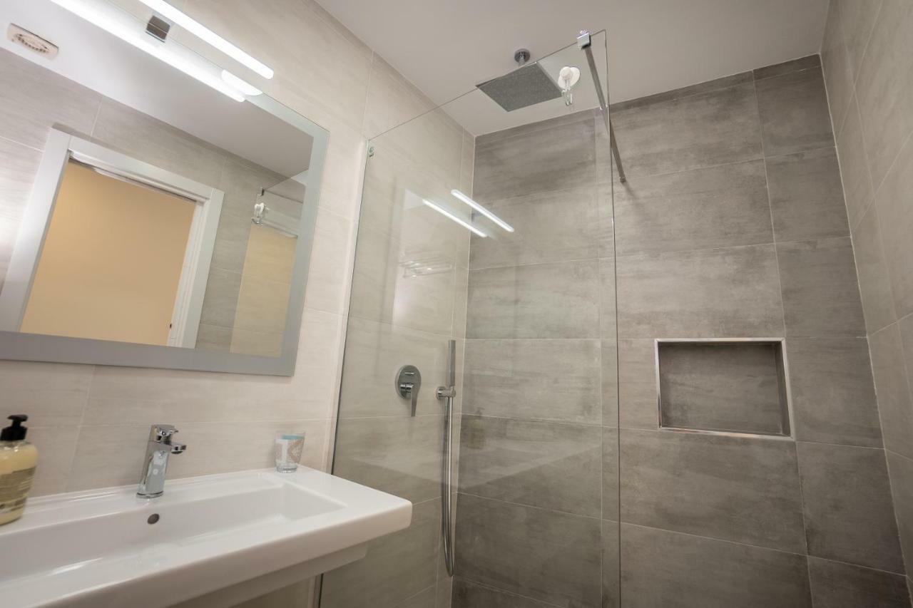 Apartamentos Mombasa 2 Planta เนร์คา ภายนอก รูปภาพ