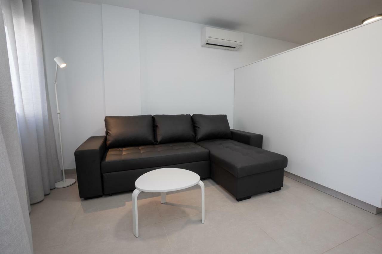 Apartamentos Mombasa 2 Planta เนร์คา ภายนอก รูปภาพ